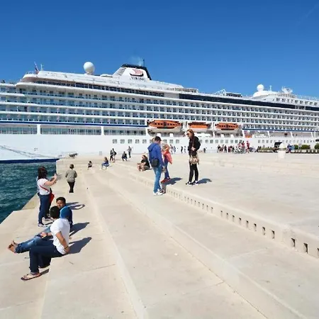 Flora & Dita With Free Private Parking Apartman *