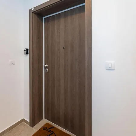 Flora & Dita With Free Private Parking * ザダル