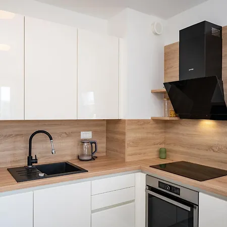 Flora & Dita With Free Private Parking