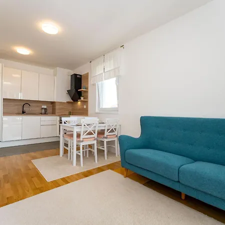 Flora & Dita With Free Private Parking ザダル