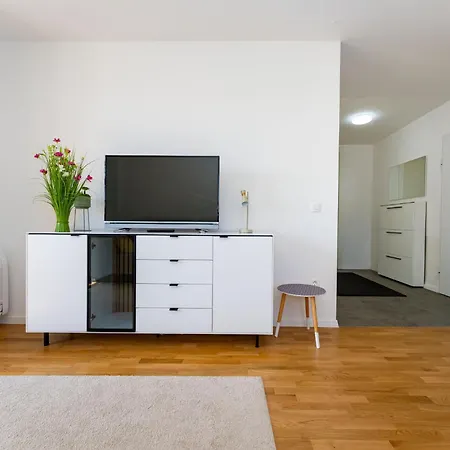 Apartmán Flora & Dita With Free Private Parking