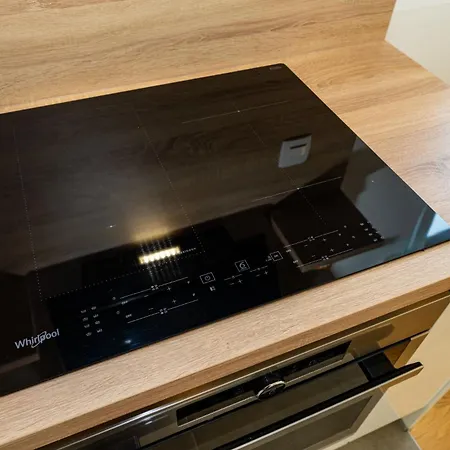 Flora & Dita With Free Private Parking