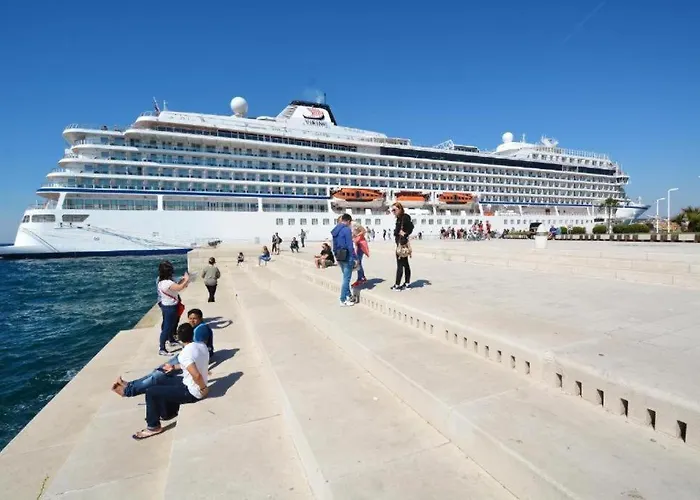 Flora & Dita With Free Private Parking Apartman *