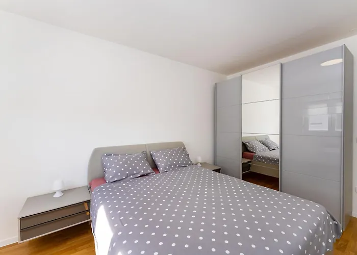 Flora & Dita With Free Private Parking Apartman Zadar